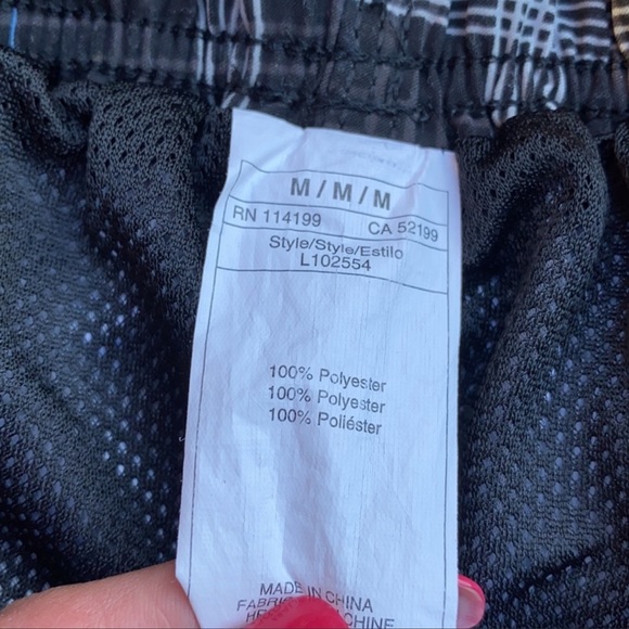 💕HP💕Quicksilver Men’s navy plaid Bathing Suit - Picture 8 of 11